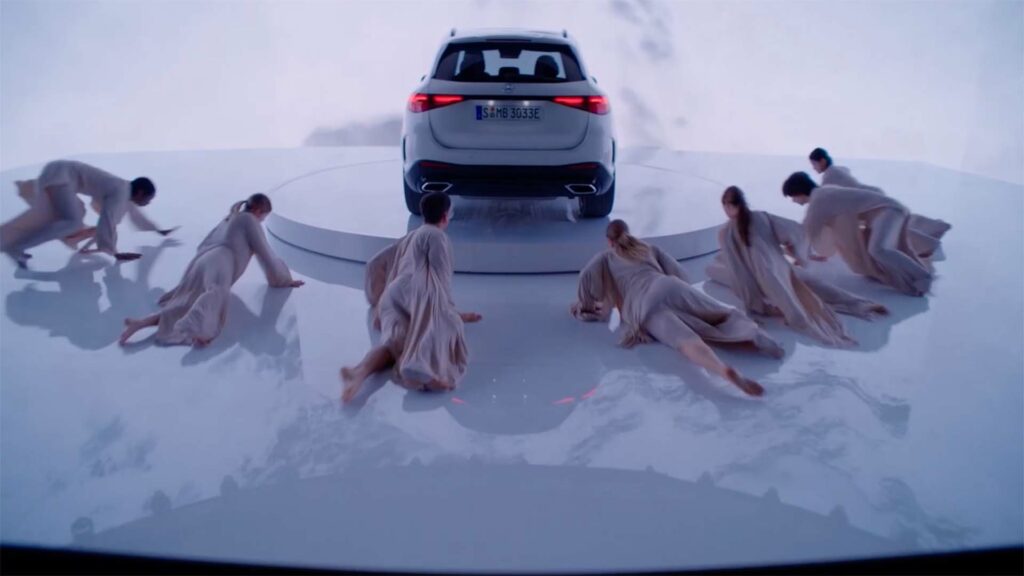 Director: Fredrik Bond , Agency: Antoni